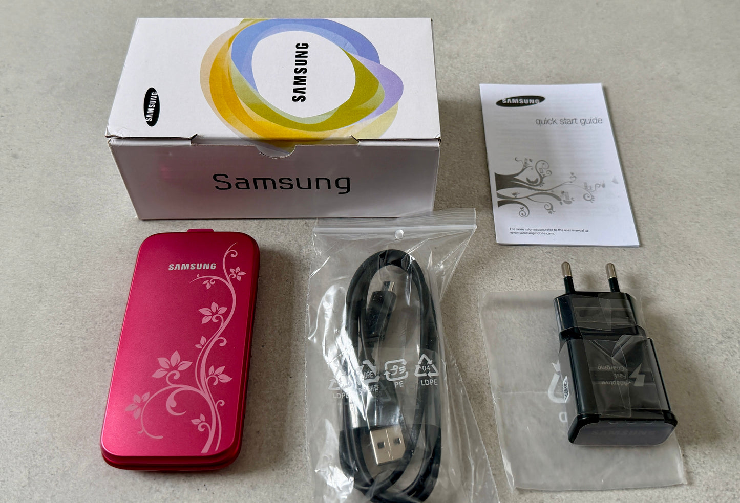 Samsung GT-C3520 LaFleur – New Classic Flip Phone | Unlocked | 